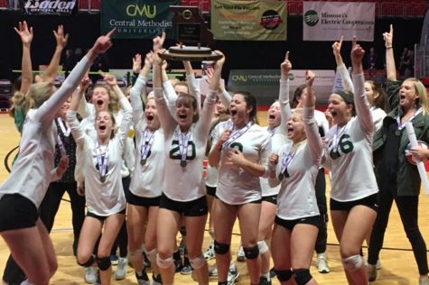 2017 Varsity volleyball team winning state!