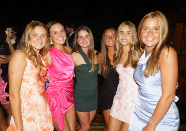 Juniors Caroline Chier, Emma Kelly, Margret Buehring, Grace Ghere, Riley Lydon, and Isabel Henderson pose at Fall Ball.