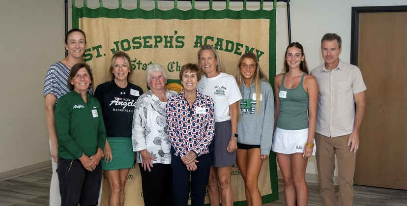 Group of St. Joe women and NBC broadcaster Steve Schlanger at the Reunion of Champions. 